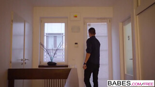 Babes - Paula Shy a óriási tőgyes csaj