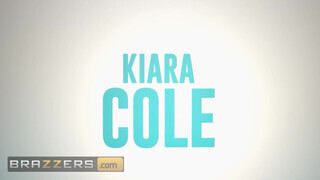 Brazzers - Kiara Cole és Charli Phoenix édeshármasban szeretkeznek