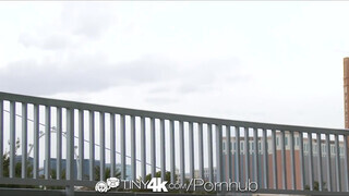 4K HD - Jenna J Ross a sportos fiatal pipi