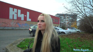 Public Agent - Victoria Pure muffjába betolja a pali