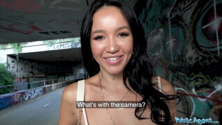Public Agent - Asia Vargas a bombázó ázsiai bige