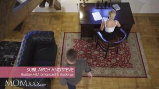 MOMxxx - Subil Arch a bombázó orosz mami