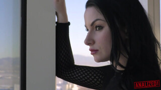 análized - Veruca James popsijába csoki cerkát nyomnak be