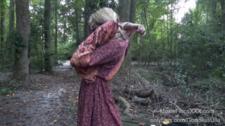 MoxieFilms - Hatalmas tőgyes hippi szuka