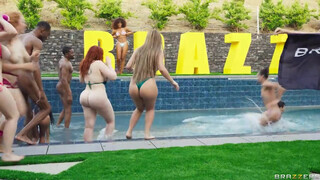 BRAZZERS - Luna Star fiatal pacákkal kamatyol