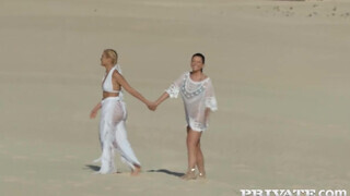 Private com - Agatha Vega a tengerparton kamatyol