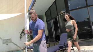 Abella Danger a pasasa előtt kúrel