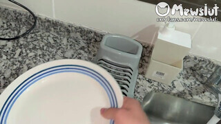MewSlut gondosan leszívatva