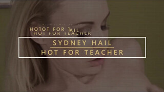 Sydney Hall imádja a farkat