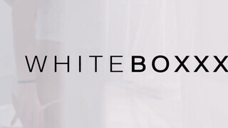 WHITEBOXXX - Adelle Sabelle a bájos francia maca