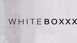 WhiteBoxxx - Sarah Kay gyengéd dugása
