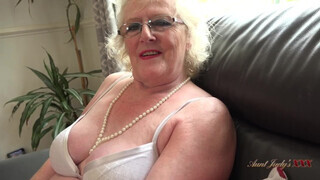 Aunt Judys XXX - Claire a perverz nagyanyó