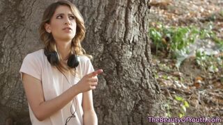 Alexa Grace zsenge picsája forrón dörzsölődik lesbi szerelmében