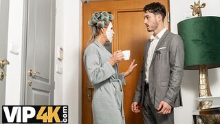 Az érett világos szőke francia mami újra csábít tinédzser fickót