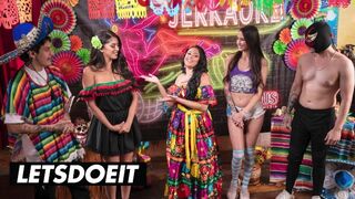 Sophia Leone és Natalia Nix fiatal csajai forró orgiában