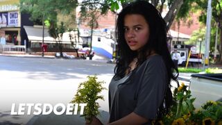 Aranyos fekete milf selena gomez mélyen kefélve argentin sunában