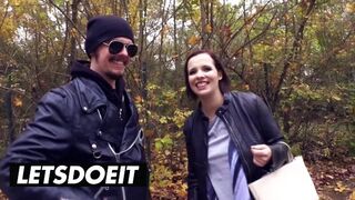 Óriási keblű barna hajú német bige felvétel a gigászi kombiban vad baszásra