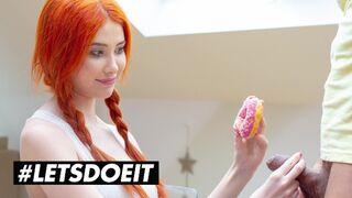 Gisha Forza termetes cicis vörös bombe egy fánkot érő erőszakos dugásért