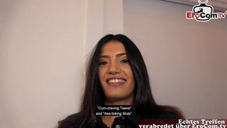 Német geek csóka megdugja a forró brazil milf-et randin