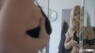 Termetes Kannás Világos Szőke Milf Mélytorok Akcióban a Cherry Pimps Csatornán